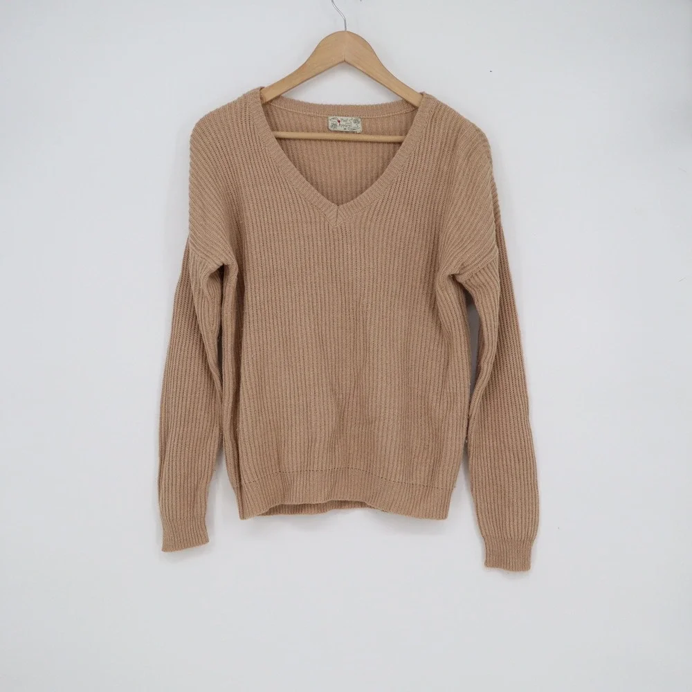 Poof Apparel Womens V-Neck Ribbed Knit Sweater Camel Tan Size M